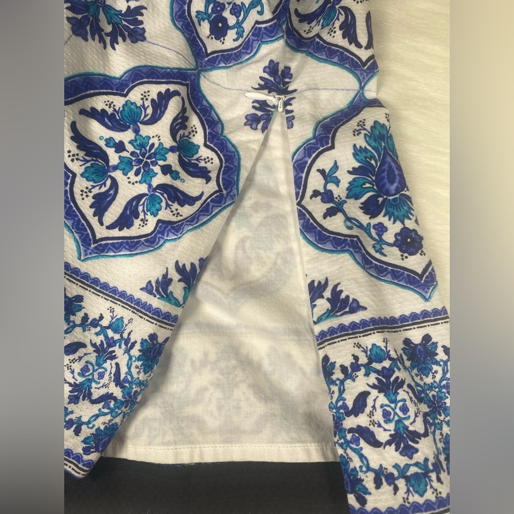 Talbots 10P Blouse Sleeveless White Blue Floral Medallion Lined Side Zip Top - Picture 8 of 12